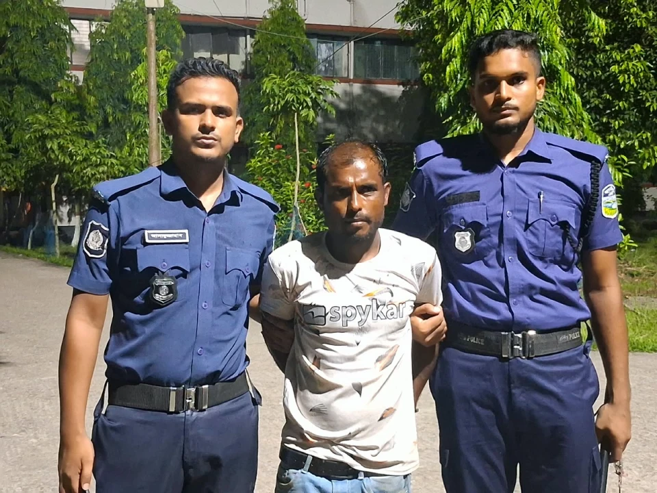 বাকৃবিতে নৌকা থেকে গাঁজাসহ আটক ১, ক্যাম্পাসে সরবরাহ করতেন মাদক