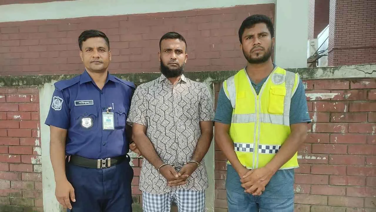 দিনাজপুরে মৃত্যুদণ্ডপ্রাপ্ত ওয়ারেন্টভুক্ত আসামী ইমন হোসেন গ্রেপ্তার