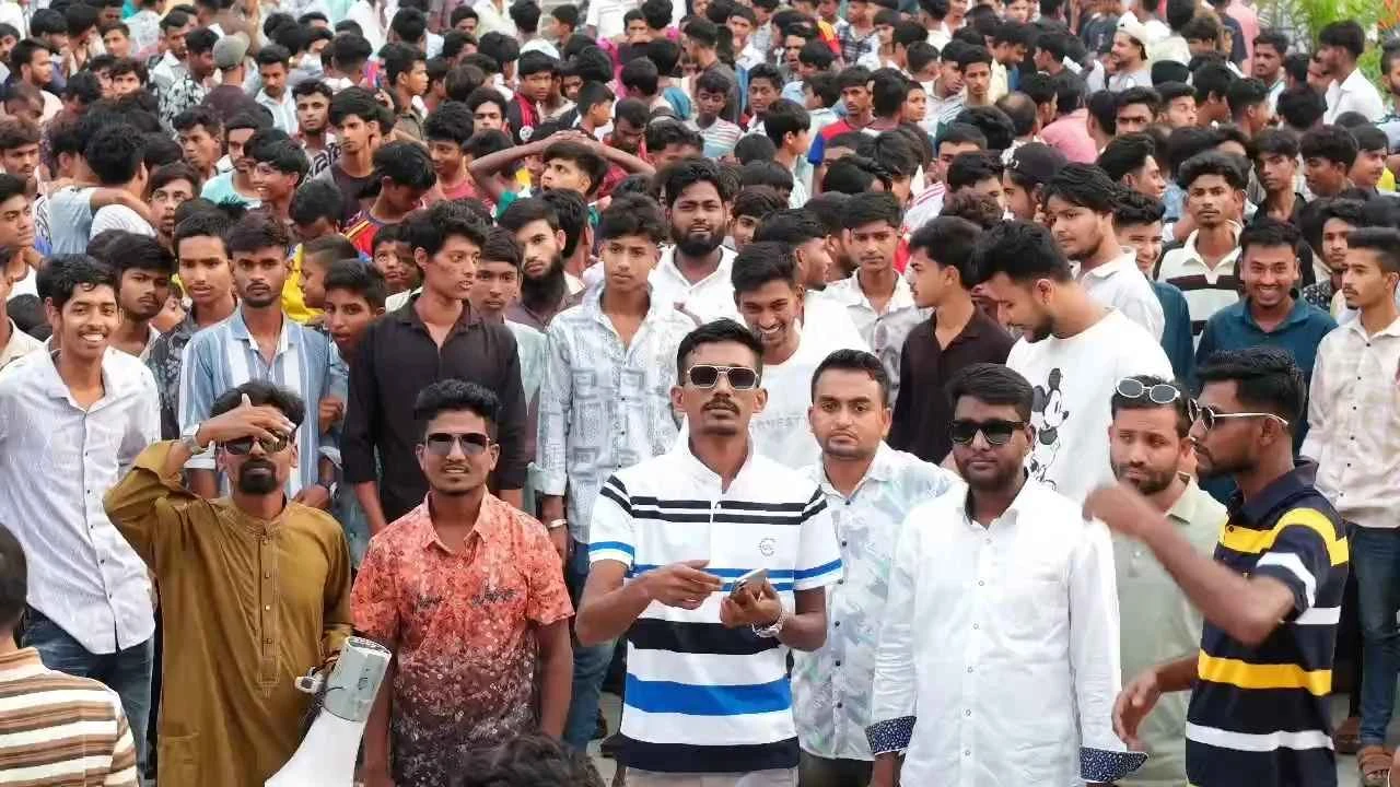 রূপগঞ্জে কার্যক্রম নিষিদ্ধ আওয়ামী লীগের বিরুদ্ধে ছাত্রদলের বিক্ষোভ মিছিল