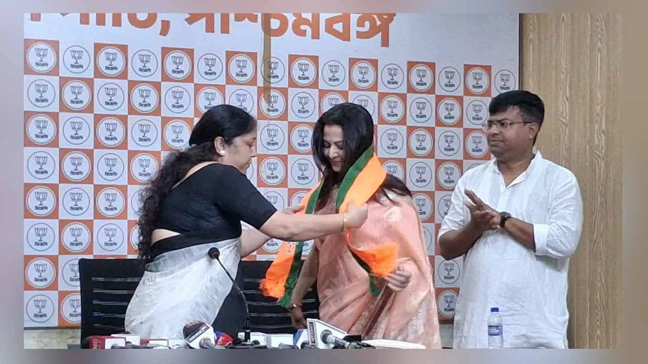 বিজেপিতে যোগ দিলেন কোয়েল মল্লিক