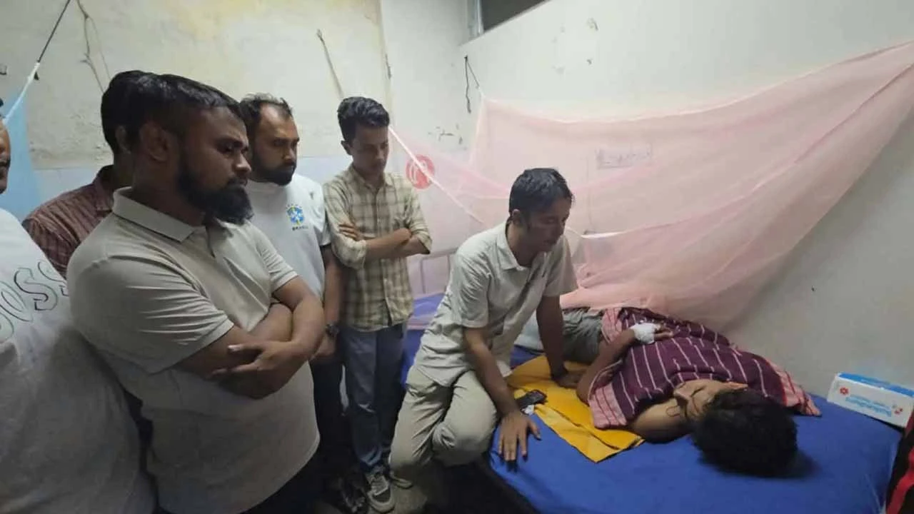 ডেঙ্গু আক্রান্ত জবি শিক্ষার্থীর চিকিৎসার দায়িত্ব নিলেন ছাত্রদলের আহ্বায়ক হিমেল