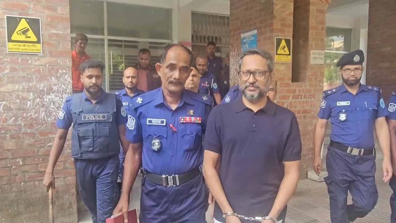 নিজ বাড়ি থেকে সাবেক এমপি নাইমুজ্জামান মুক্তা গ্রেপ্তার