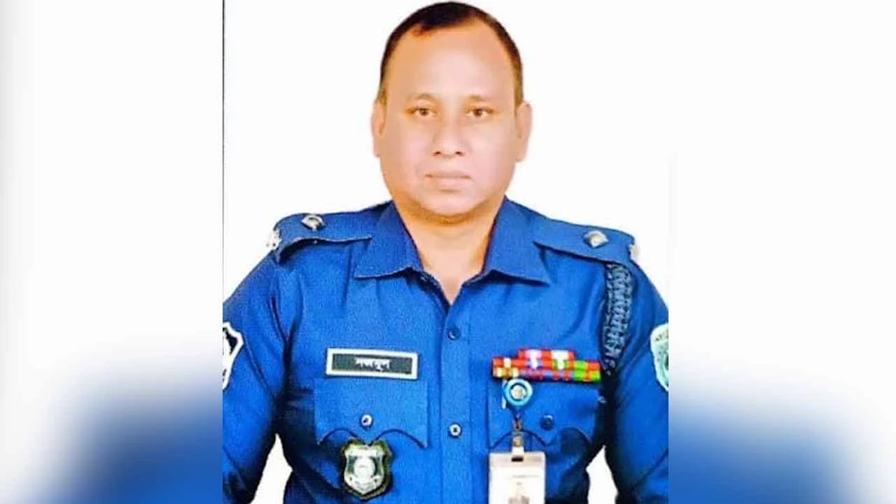 ভুক্তভোগীদের মামলা না নেয়ার অভিযোগ পীরগঞ্জ থানার ওসির বিরুদ্ধে