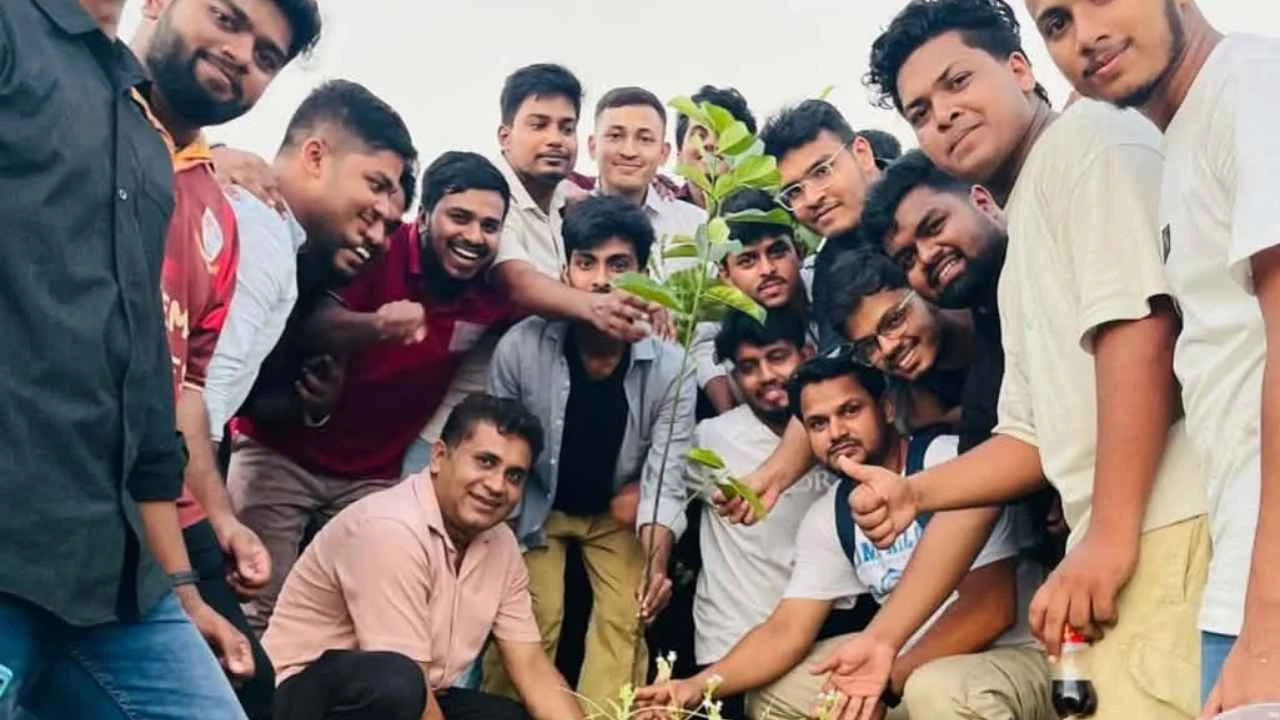 জবির দ্বিতীয় ক্যাম্পাসে সবুজায়নে ম্যানেজমেন্ট বিভাগের বৃক্ষরোপণ