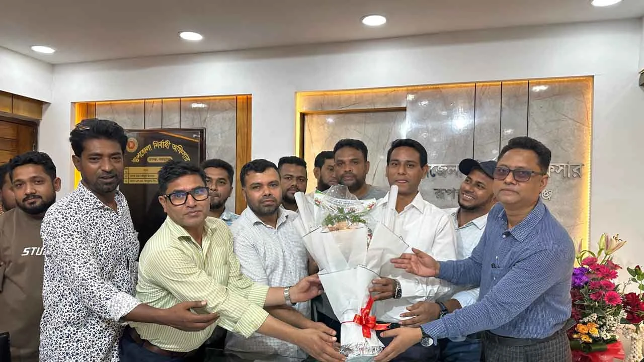 রূপগঞ্জ পল্লী চিকিৎসক সমিতির নেতৃবৃন্দের সঙ্গে নবাগত ইউএনওর সৌজন্য সাক্ষাৎ