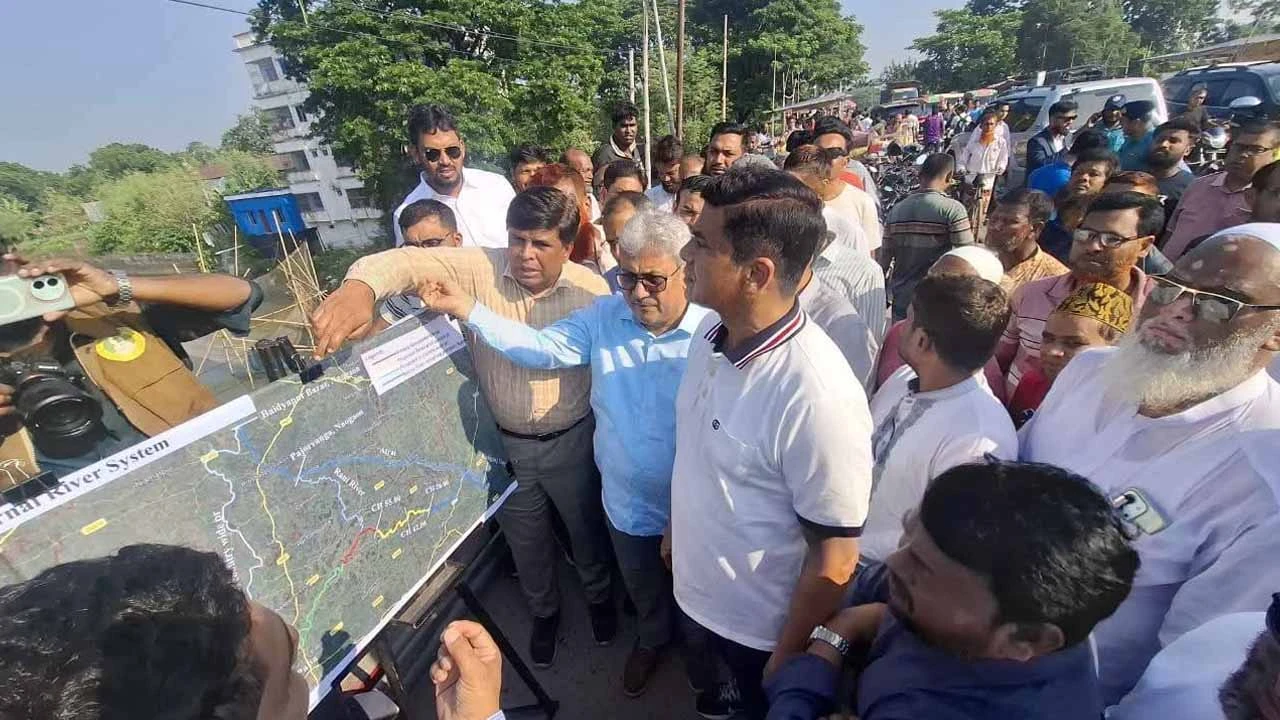 উন্নয়ন প্রকল্প পরিদর্শনে প্রতিমন্ত্রী ফরহাদ হোসেন আজাদ