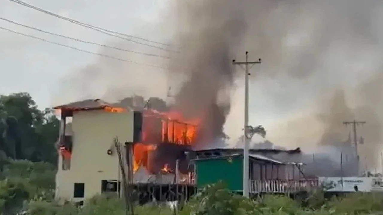 কক্সবাজারে রিসোর্টে আগুনে মৃত্যু বেড়ে ১০