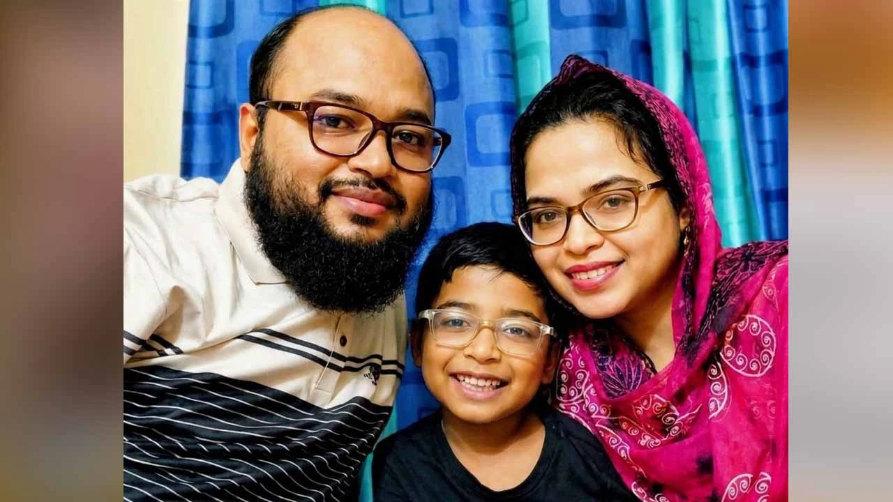 কক্সবাজারে রিসোর্টে আগুনে ওষুধ কোম্পানির কর্মকর্তার স্ত্রী-সন্তান নিহত