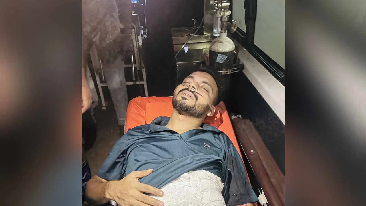 মুখোশ পরে দোকানে ঢুকে ব্যবসায়ীকে গুলি