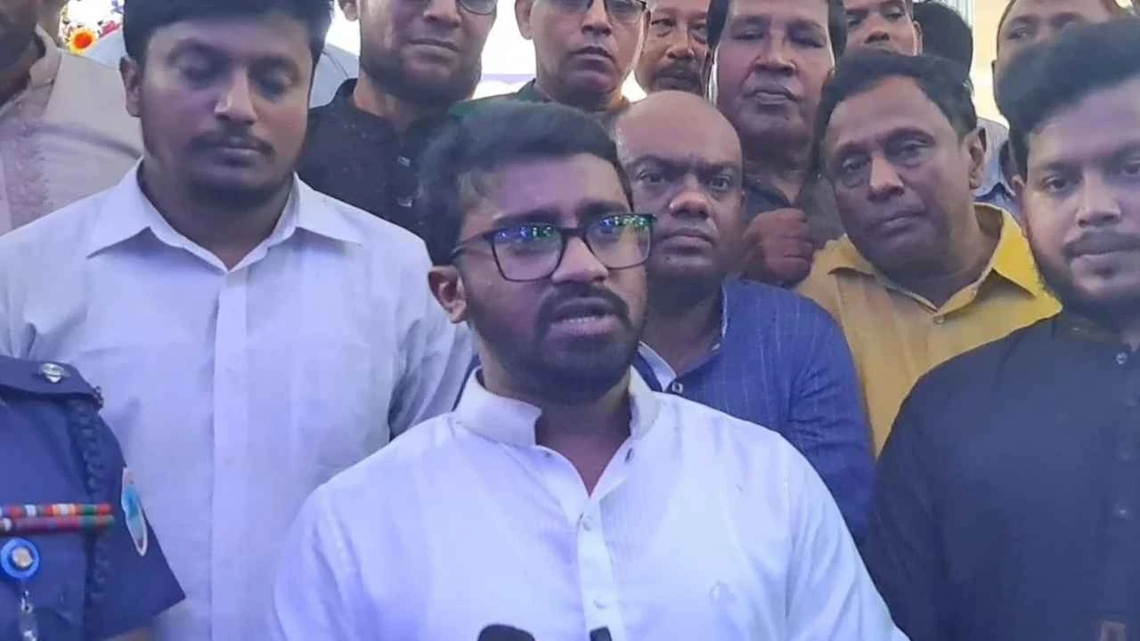 শেখ হাসিনা বাংলাদেশে ফিরবে এটা পাগলেও বিশ্বাস করবে না : রাশেদ খাঁন
