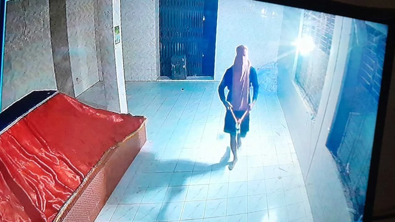 লালপুরে মাজার ও মসজিদে চুরি