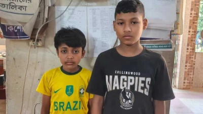 পরিবারের শাসনের ভয়ে ট্রেনে শত কিমি পাড়ি দিল দুই শিশু
