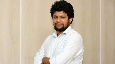 নিজস্ব মব না থাকলে মাইর একটাও মাটিতে পড়বে না
