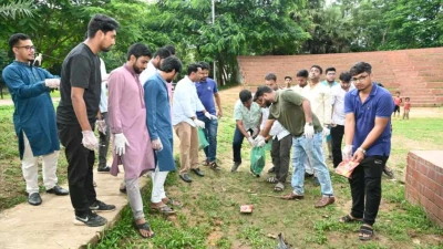 জুলাই গণঅভ্যুত্থান দিবসে কুবি ছাত্রদলের পরিচ্ছন্নতা ও বৃক্ষরোপণ কর্মসূচি