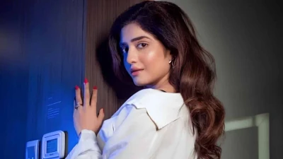 রাজনীতিতে নামলেন অভিনেত্রী মানসী