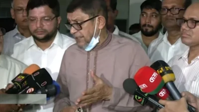 রোগীর পরীক্ষা হয় বাইরে, প্রমাণ পেলেন স্বাস্থ্যমন্ত্রী