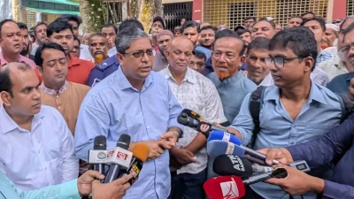 আওয়ামী লীগ নিয়ে প্রশ্ন করলে বিব্রতবোধ করি