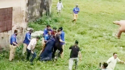 রুমিন ফারহানার সমর্থকদের ওপর বিএনপির হামলা