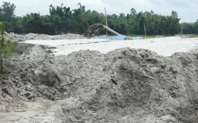 নদীর বালু তুলে জিওব্যাগ ভরাট, উল্টো বাড়ছে ভাঙন ঝুঁকি