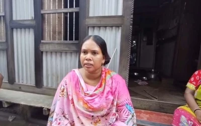 শ্রীনগরে বিয়ের দাবীতে প্রেমিকের বাড়ীতে এক সন্তানের জননীর অনশন