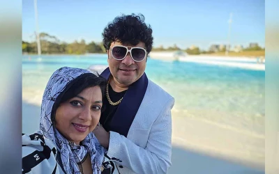 সিডনির রাস্তায় গাড়ি চালাচ্ছেন শাবনূর, গান গাইছেন রবি চৌধুরী