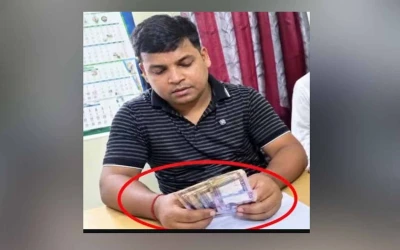 ঘুষ নেয়ার ভিডিও ভাইরাল, ভূমি অফিসের কর্মচারী বরখাস্ত