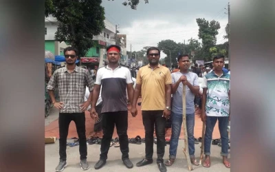 এমপি হলে নেতা, কর্মী হলে অচেনা