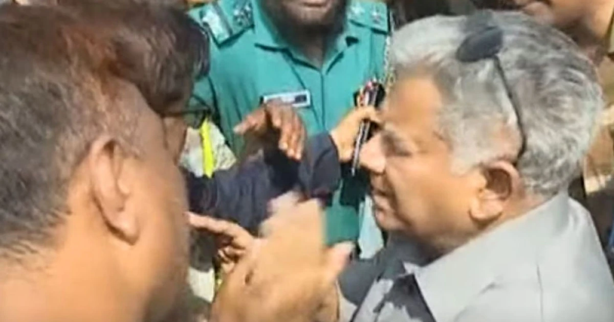 নৌ উপদেষ্টাকে আটকে বন্দর চেয়ারম্যানের অপসারণ চাইলেন শ্রমিক নেতারা