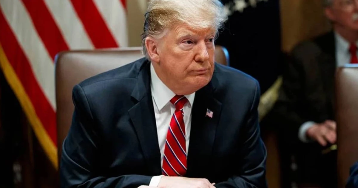 কেন এত অসংলগ্ন আচরণ করছেন ট্রাম্প- জরিপে যা উঠে এলো