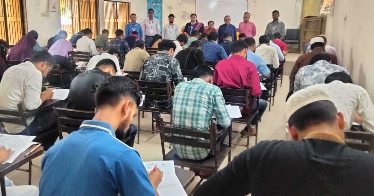 টাঙ্গাইলে ফ্রিল্যান্সিং প্রশিক্ষণ ভর্তি পরীক্ষা অনুষ্ঠিত