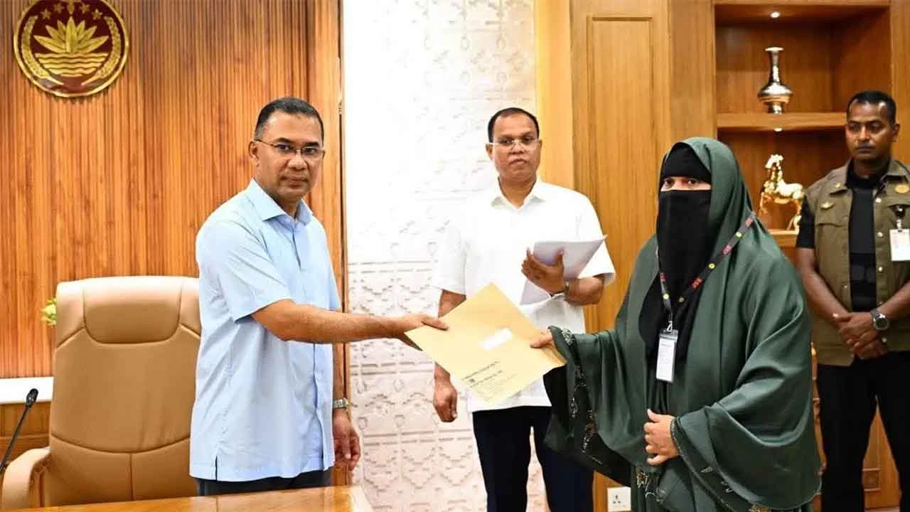 সবার সম্মিলিত প্রচেষ্টায় সুন্দর বাংলাদেশ গড়তে চাই: প্রধানমন্ত্রী