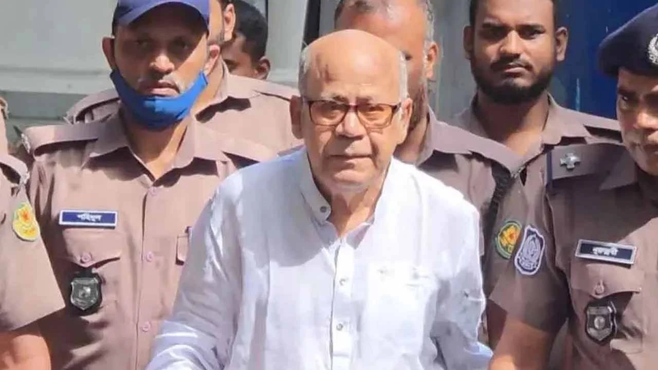 কাঠগড়ায় ক্ষোভে ফেটে পড়লেন সাবেক মন্ত্রী