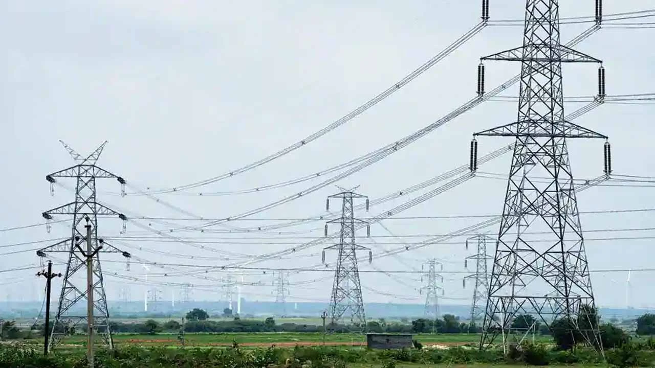 পাকিস্তানে বিদ্যুতের ঘাটতি ৪ হাজার মেগাওয়াট ছাড়াল