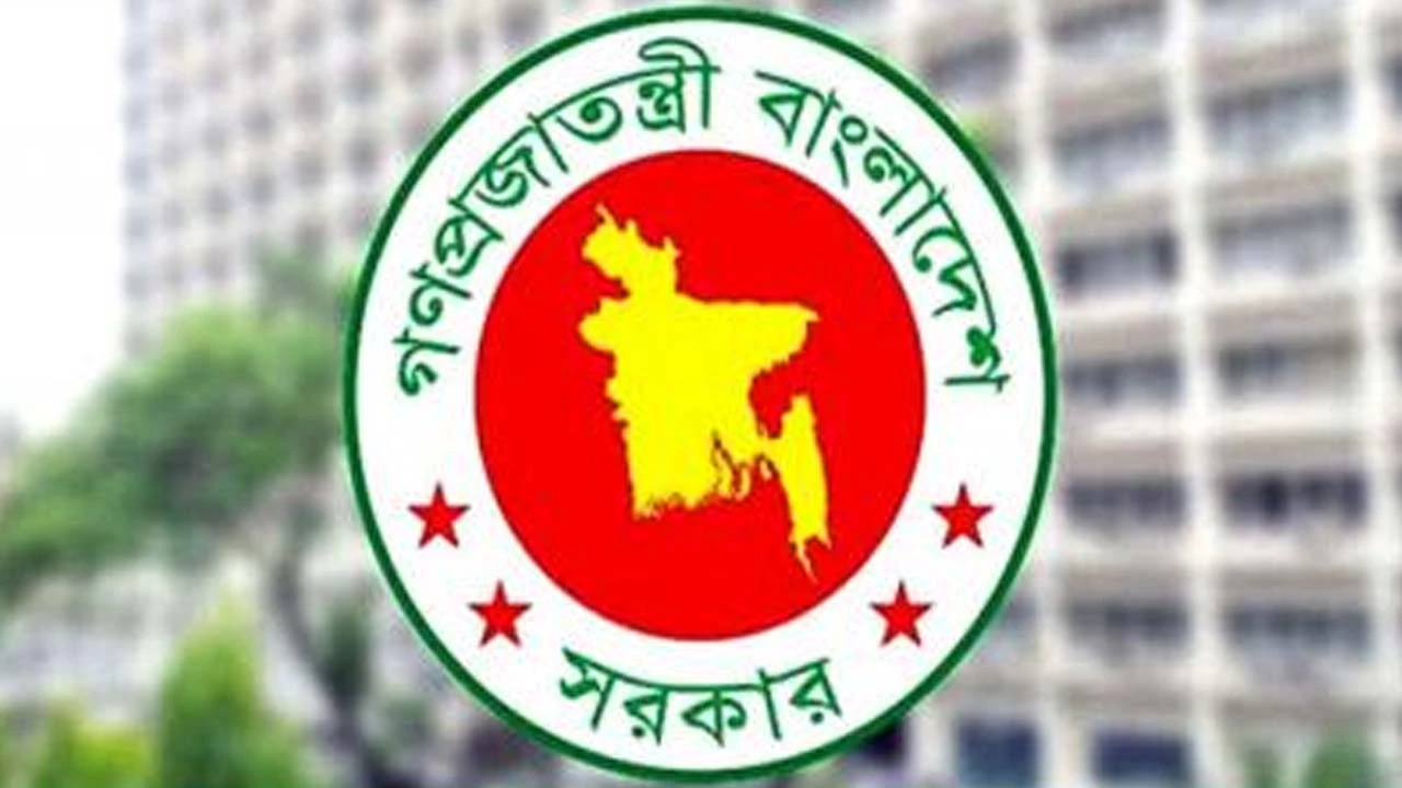 সরকারি চাকরিজীবীরা এ মাসেই বাড়তি বেতন পাবেন, আগের হারে ভাতা দেওয়া হবে