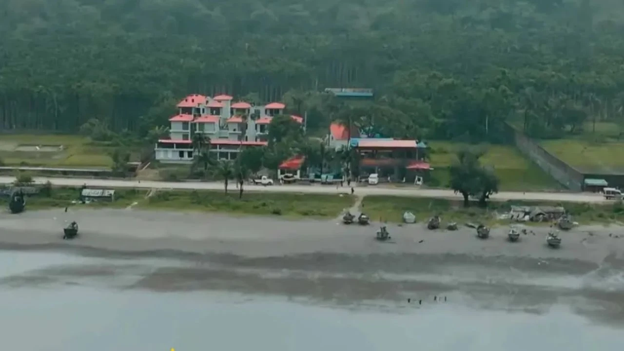কক্সবাজারে ৮০০ মিটার সৈকত দখল, ‘প্রাইভেট বিচ’ বলে প্রচার রিসোর্টের