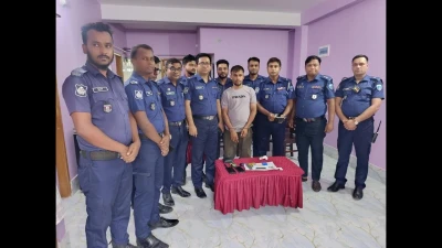 প্রবাসীর স্ত্রীকে পিপ্তল ঠেকিয়ে চাঁদাবাজি, গ্রেপ্তার-১