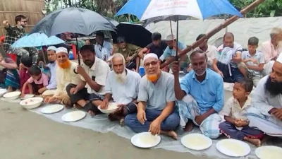 জীবদ্দশায় চল্লিশার আয়োজন, ২ হাজারেরও অধিক গ্রামবাসীকে খাওয়ালেন বৃদ্ধ