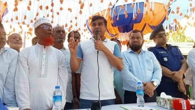 গাইবান্ধায় বন্যাকবলিত এলাকা পরিদর্শন করলেন প্রতিমন্ত্রী ফরহাদ হোসেন আজাদ