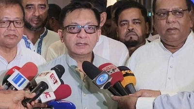 কৃষি কাজে আধুনিক কৃষি ব্যবস্থাকে কাজে লাগিয়ে কৃষির উন্নয়ন করতে হবে