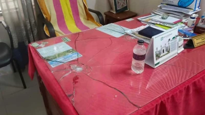 ইবিতে আওয়ামীপন্থী শিক্ষক-কর্মকর্তাদের কক্ষ ভাংচুর
