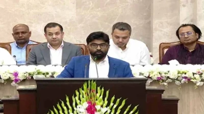বন্দনার রাজনীতি থেকে বেরিয়ে এসেছে সরকার