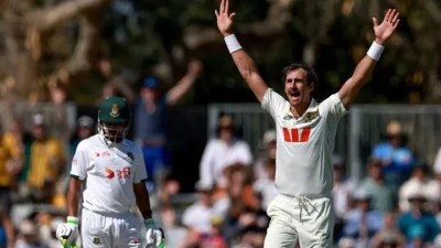 স্টার্ক ঝড়ে ৬৪ রানে অলআউট বাংলাদেশ