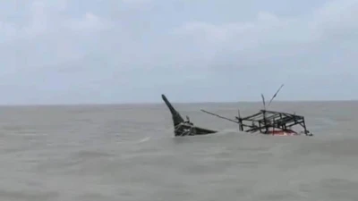 বঙ্গোপসাগরে ট্রলার ডুবে নিখোঁজ ৫