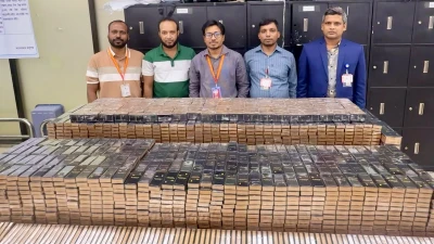 ঢাকা-চট্টগ্রাম বিমানবন্দরে কাস্টমসের অভিযান, কোটি টাকার পণ্য জব্দ