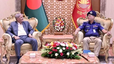 পুলিশকে নিষ্ঠার সঙ্গে কাজ করার আহ্বান রাষ্ট্রপতির