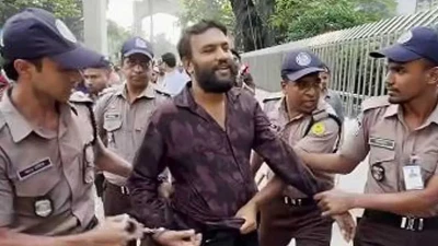 প্রধানমন্ত্রীর নিরাপত্তা বেষ্টনীতে ঢোকার চেষ্টা, পুলিশ হেফাজতে বাইকা
