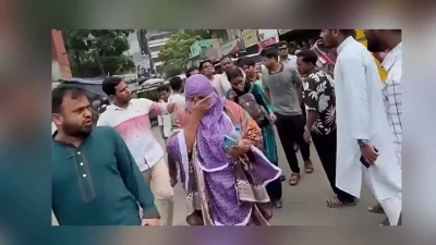 জবি ছাত্রীকে র‍্যাবের গাড়িতে তোলার চেষ্টা, শিক্ষকদের হস্তক্ষেপে উদ্ধার