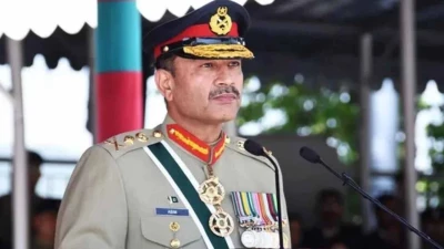 সর্বময় ক্ষমতা আসিম মুনিরের হাতে, কোন পথে পাকিস্তান