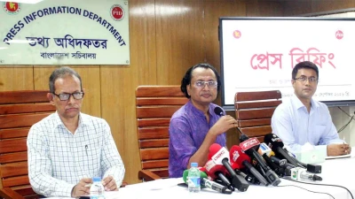 ভারতের গণমাধ্যমে হাসিনাকে এখনও কথা বলতে দেওয়া অপ্রত্যাশিত: তথ্য উপদেষ্টা