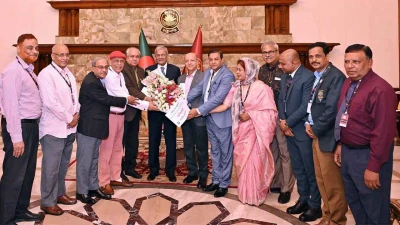 গণতন্ত্র বাঁচাতে হলে গণমাধ্যমকেও বাঁচাতে হবে : রাষ্ট্রপতি